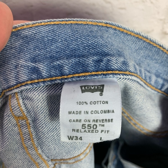 Levi’s 550 Vintage Relaxed Fit HighRise Mom Shorts - Picture 5 of 6